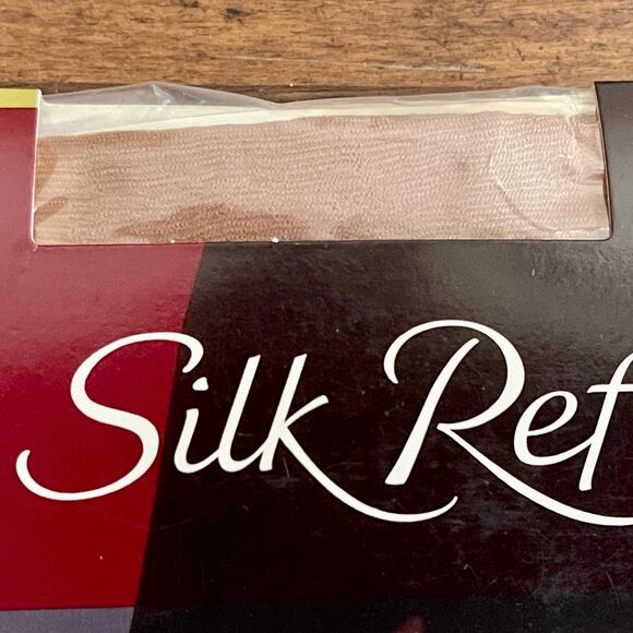 Hanes Silk Reflections Thigh Highs Silky Sheer Size: AB, Color:  Little Color - Picture 6 of 15